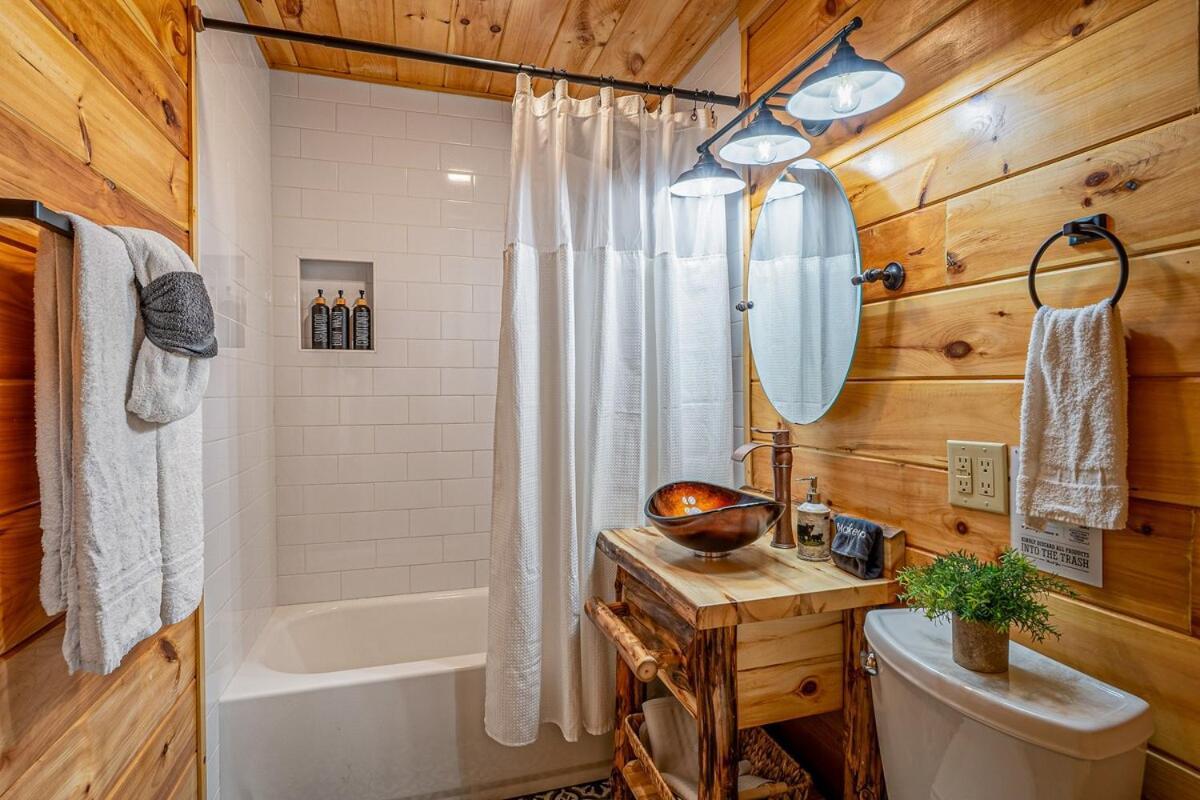 Paradise At The Smokies Cabin With Hot Tub! Sevierville Exterior foto